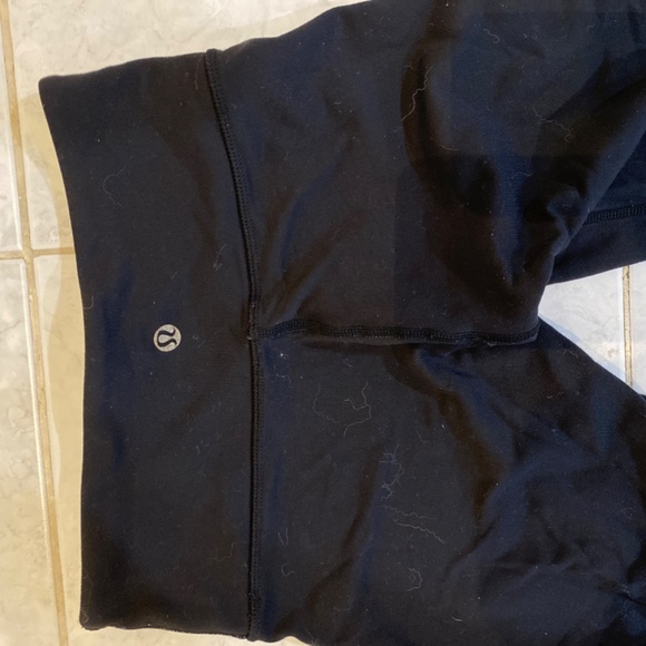 Lululemon reversible leggings - Picture 2 of 4